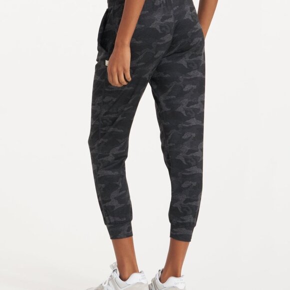 Vuori Performance Jogger Women's DreamKnit™ Joggers Black Camo Small - Picture 9 of 9